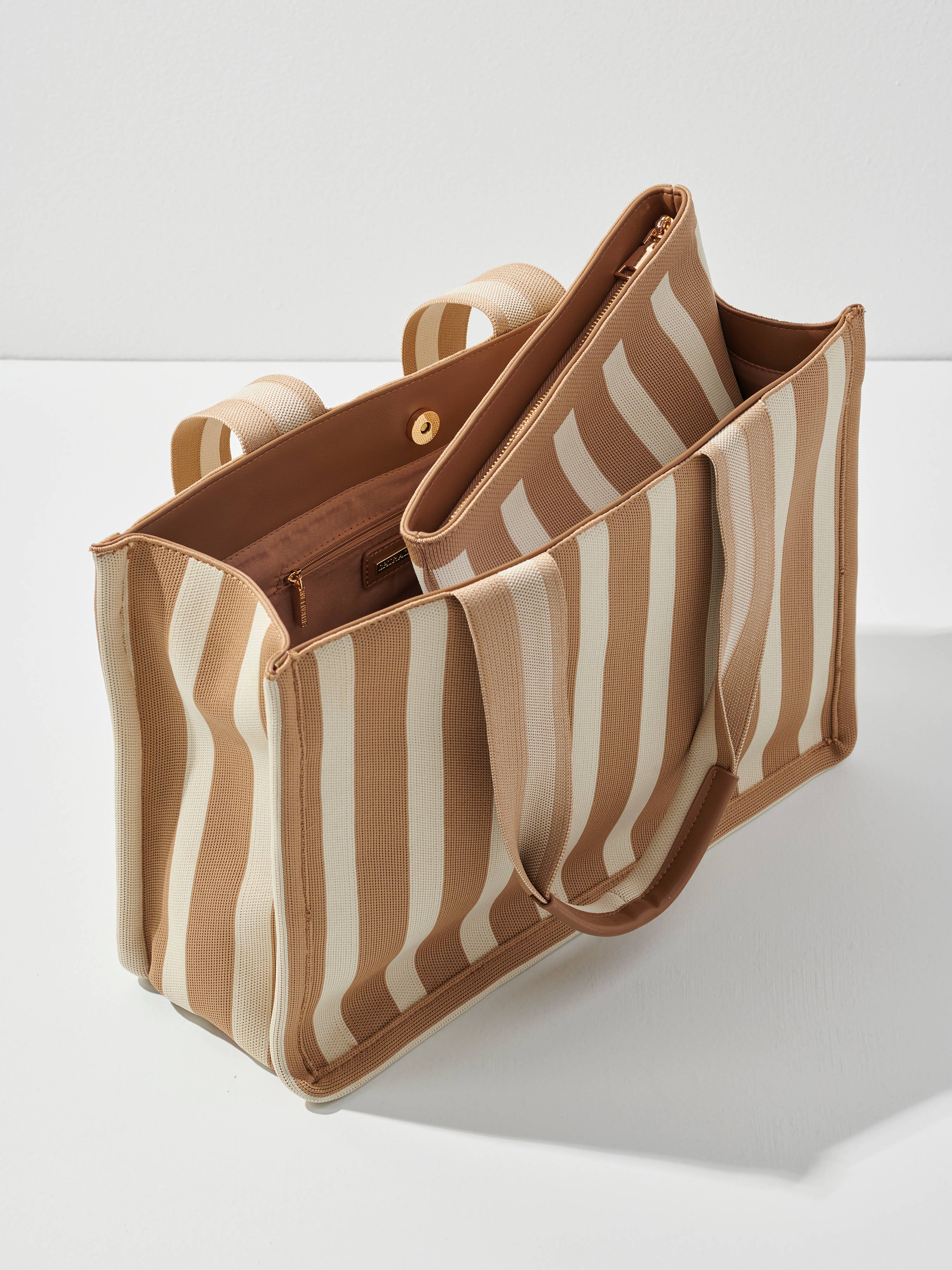 ISLA BOXY TOTE: NAVY