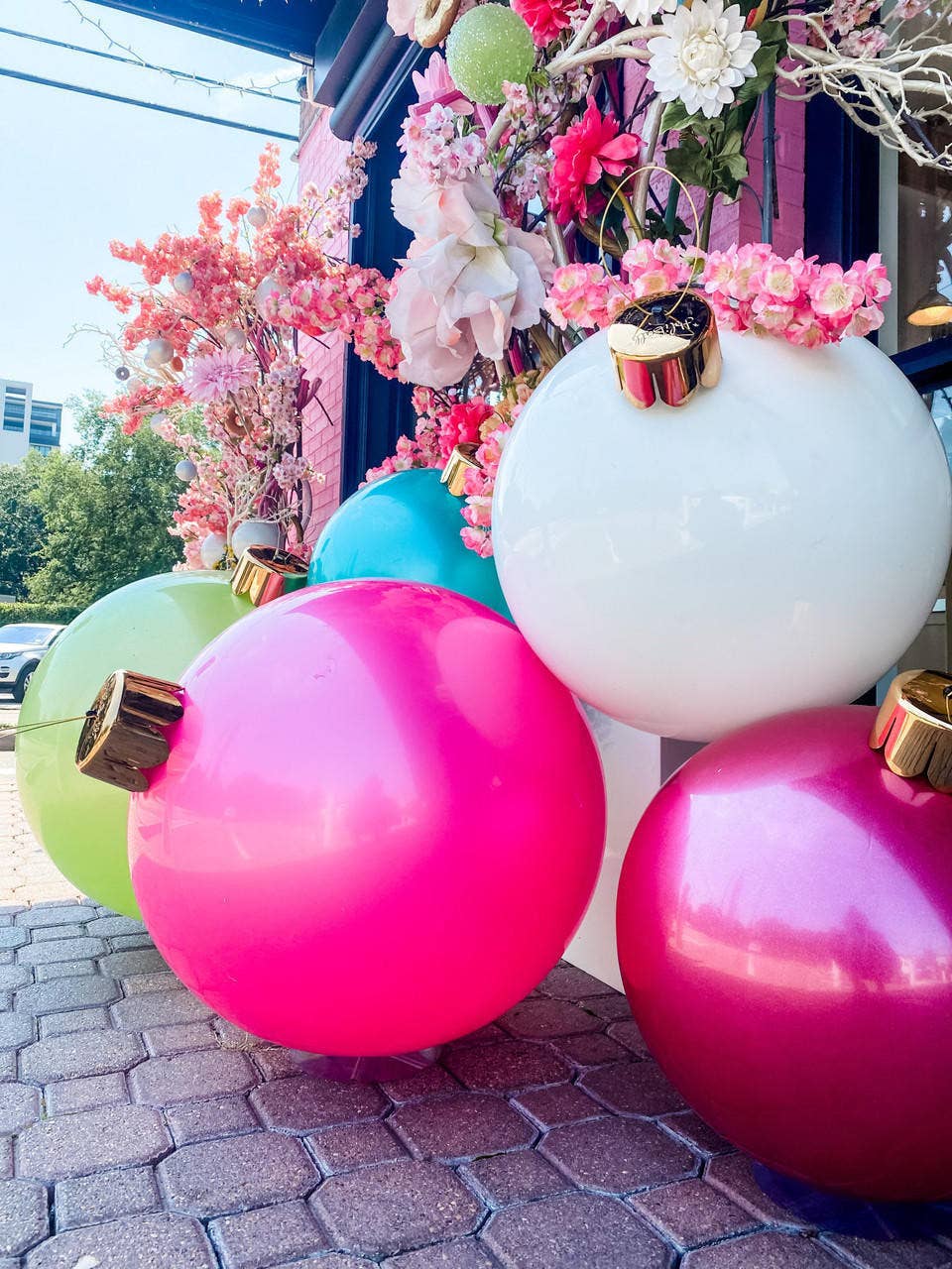 White Holiball®: 30"