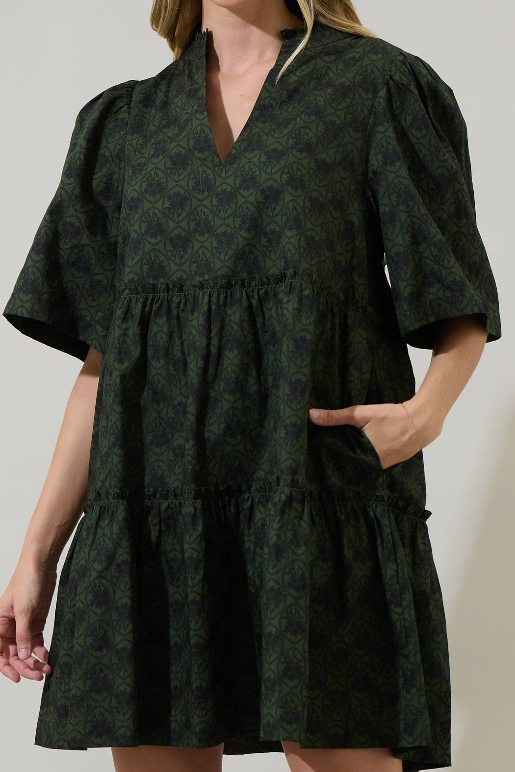 Haslet Floral Dixie Split Neck Shift Dress: Olive Green
