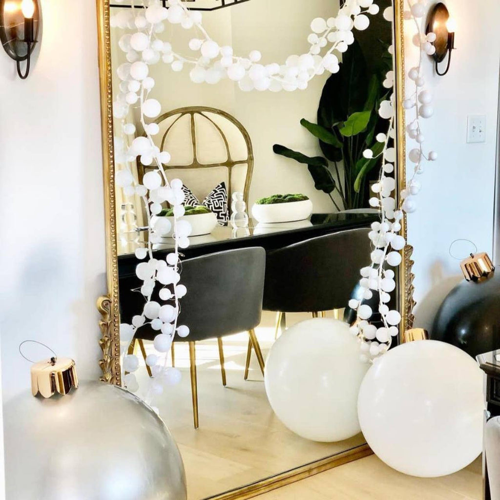 White Holiball®: 30"