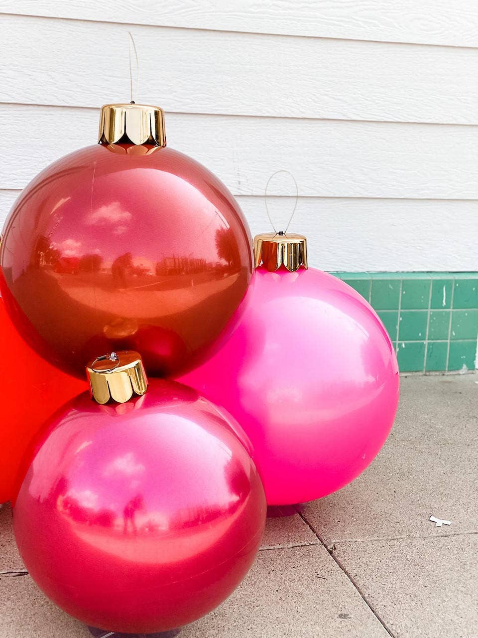 Vintage Red Holiball®: 30"