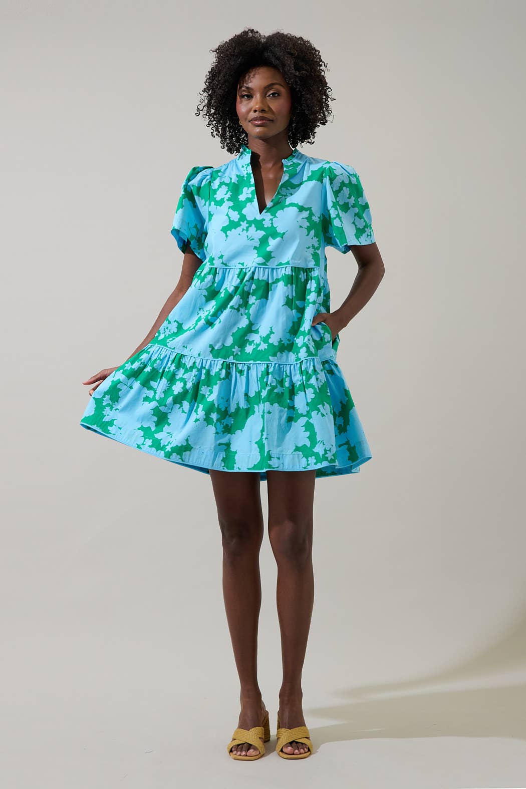 Riona Floral Candace Tiered Mini Dress: BLUE-KELLY / XS