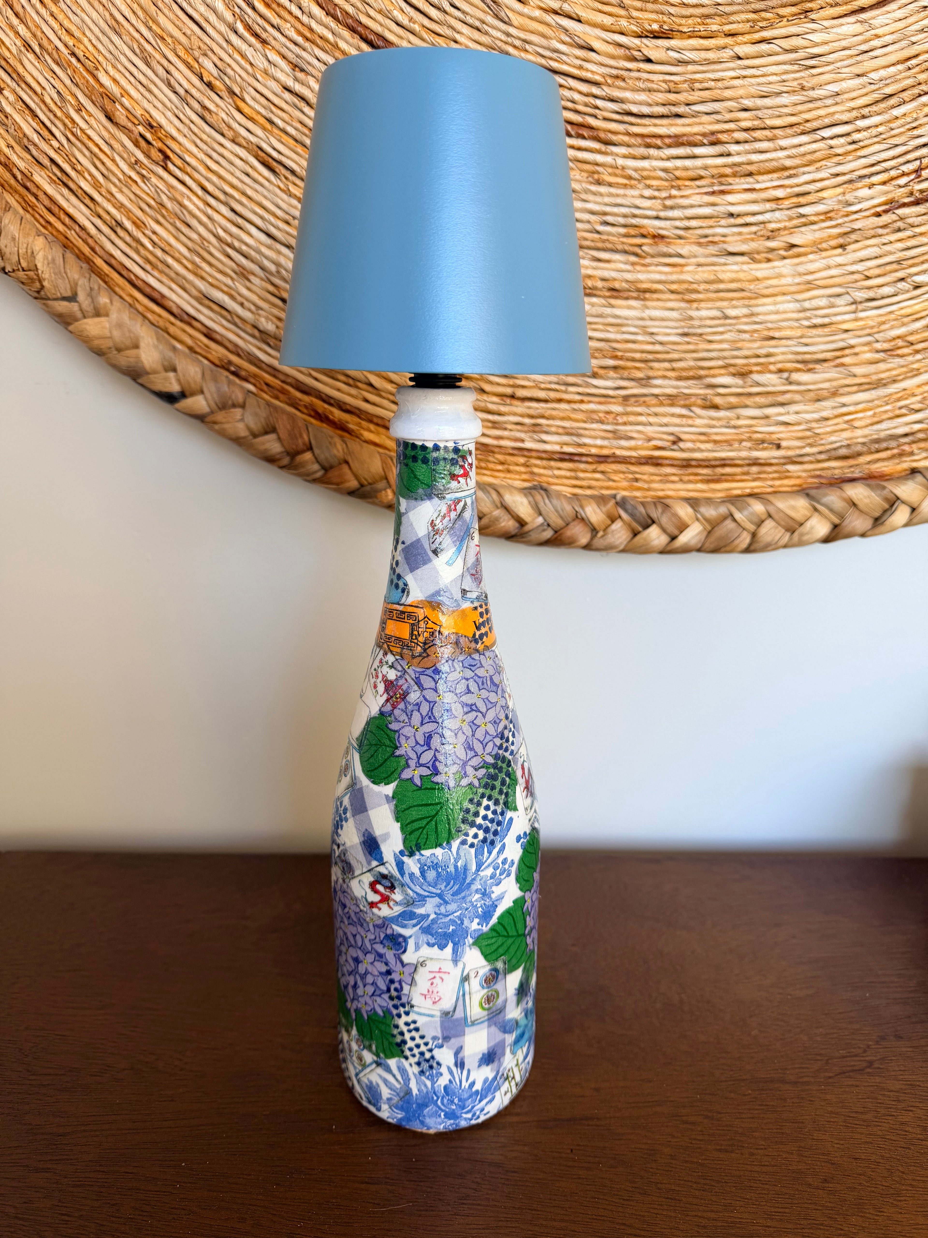 83-17 Veuve Lamp Hydrangeas Blue Shade