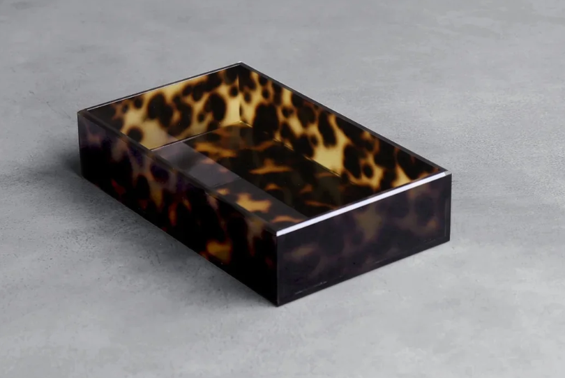 VIDA Acrylic Tortoise Guest Towel Holder