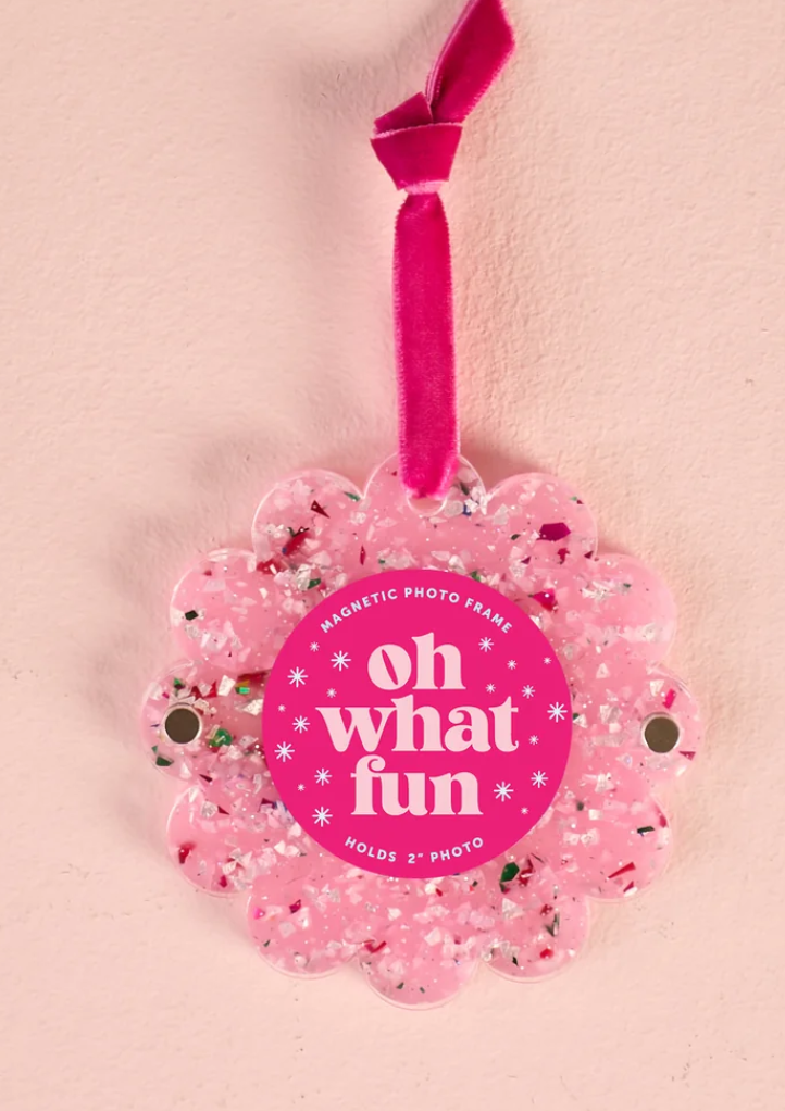 Scalloped Round Picture Frame Ornament