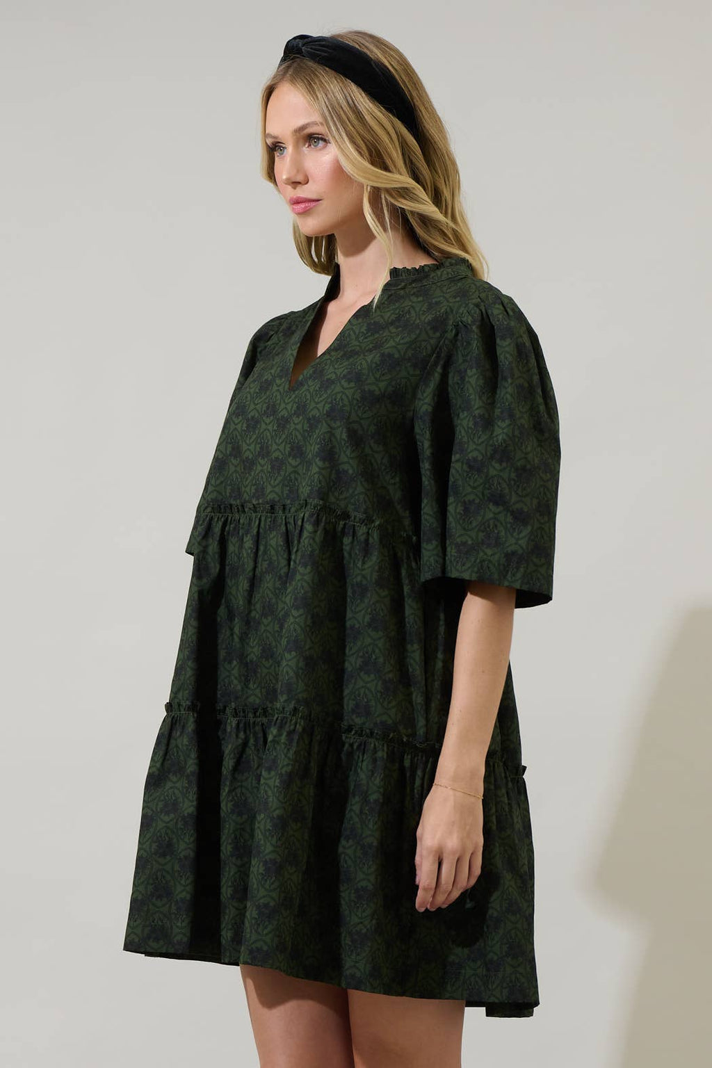 Haslet Floral Dixie Split Neck Shift Dress: Olive Green